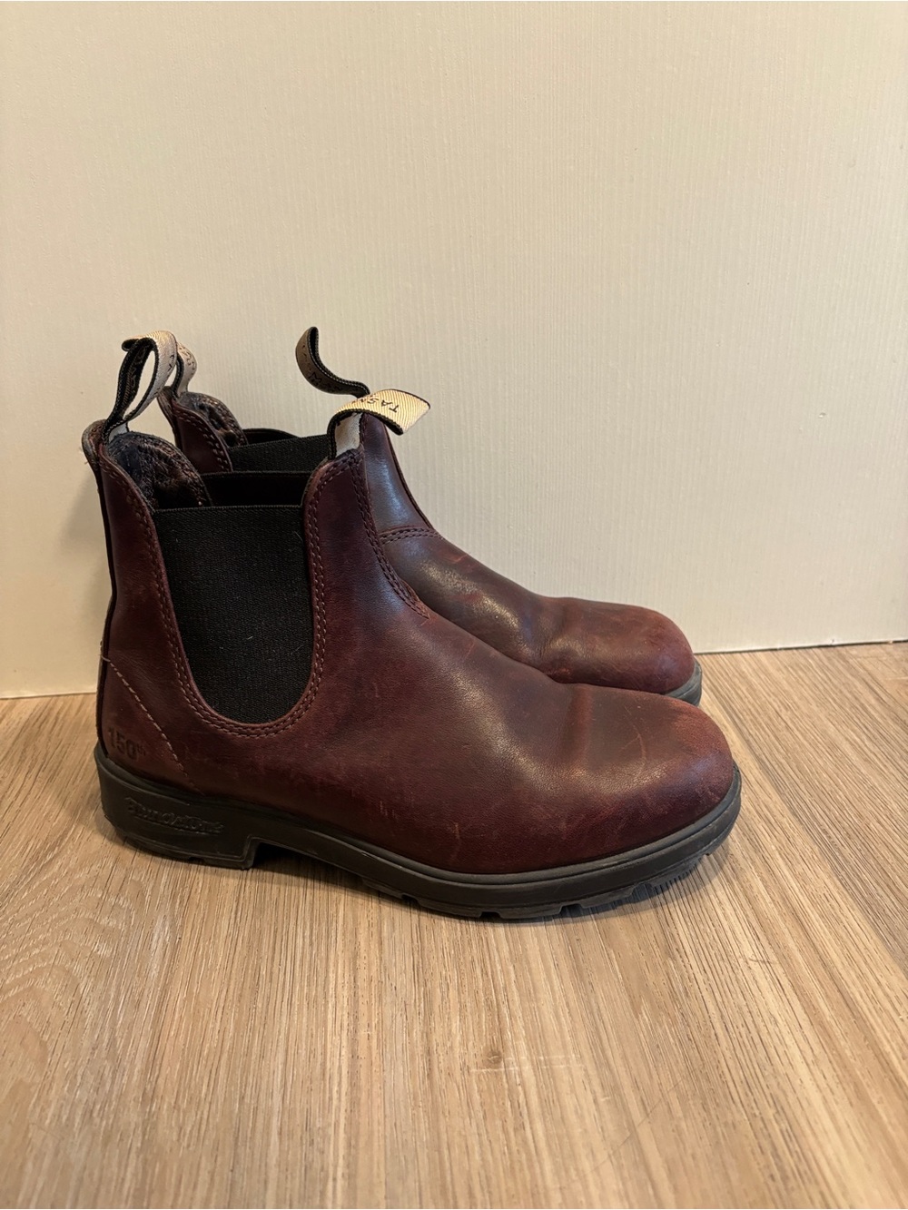 Blundstone Women's Burgundy Chelsea Ankle Boots